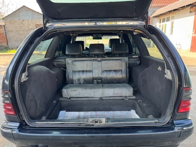 Mercedes E 220 2001, 719,213 km - 2.2 l - Biləsuvar