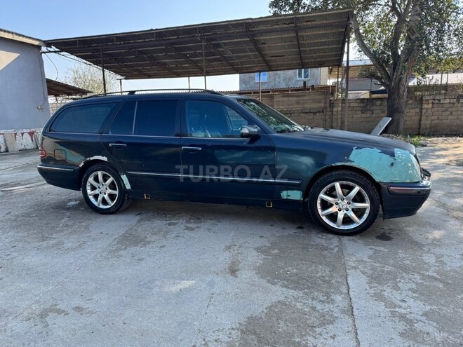 Mercedes E 220 2001, 719,213 km - 2.2 l - Biləsuvar