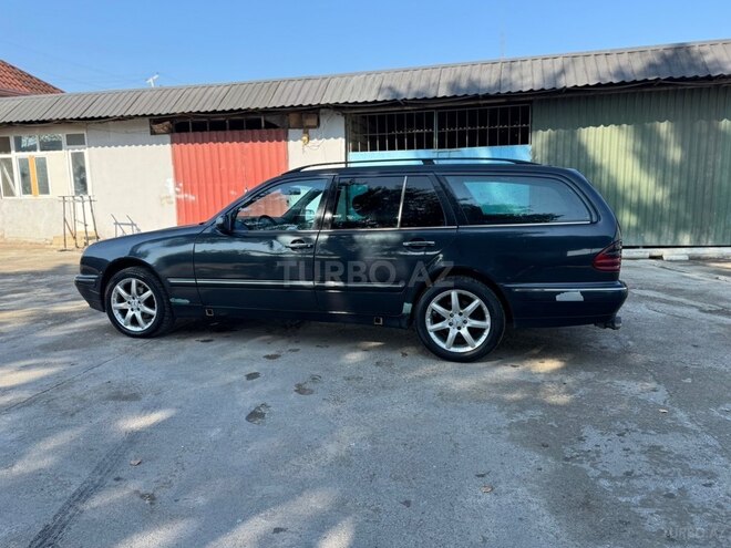 Mercedes E 220 2001, 719,213 km - 2.2 l - Biləsuvar
