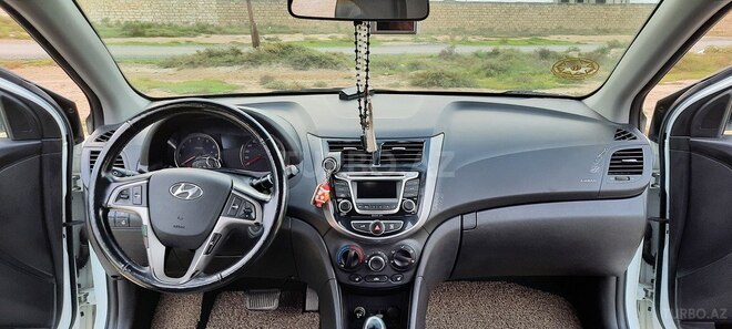 Hyundai Accent 2015, 120,000 km - 1.4 л - Bakı