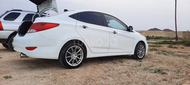 Hyundai Accent 2015, 120,000 km - 1.4 л - Bakı