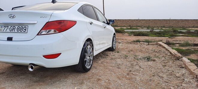Hyundai Accent 2015, 120,000 km - 1.4 л - Bakı