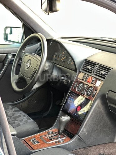 Mercedes C 180 2000, 285,000 km - 1.8 л - Saatlı