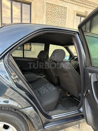 Mercedes C 180 2000, 285,000 km - 1.8 л - Saatlı