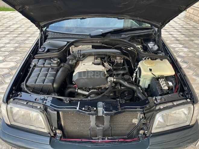 Mercedes C 180 2000, 285,000 km - 1.8 л - Saatlı