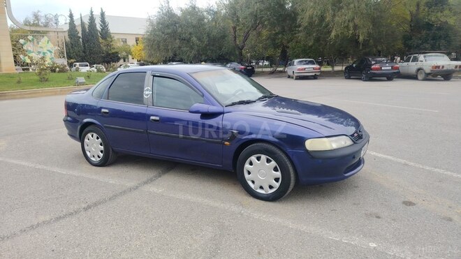 Opel Vectra 1996, 325,000 km - 1.6 l - Sumqayıt