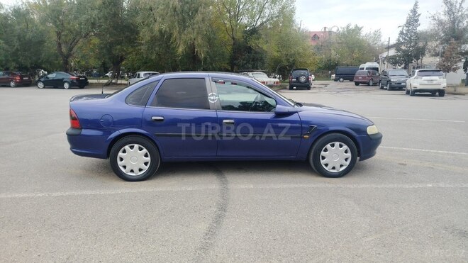 Opel Vectra 1996, 325,000 km - 1.6 l - Sumqayıt