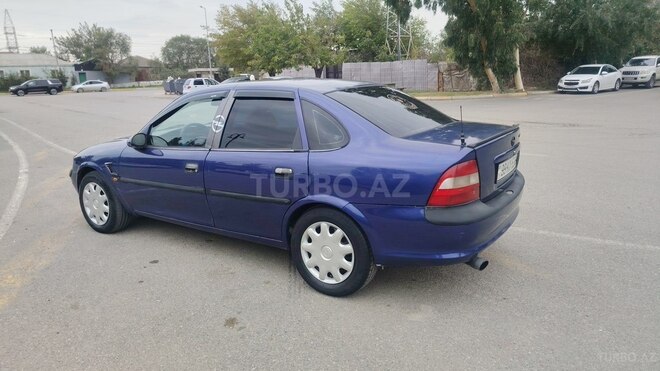 Opel Vectra 1996, 325,000 km - 1.6 l - Sumqayıt
