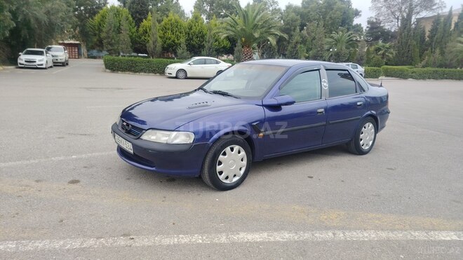 Opel Vectra 1996, 325,000 km - 1.6 l - Sumqayıt