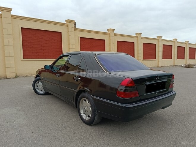 Mercedes C 220 1999, 396,254 km - 2.2 л - Sumqayıt