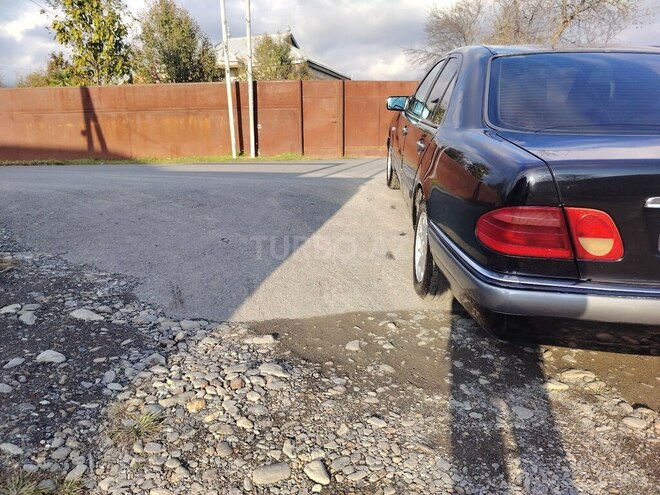 Mercedes E 200 1997, 337,009 km - 2.0 l - Balakən