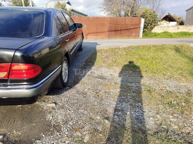 Mercedes E 200 1997, 337,009 km - 2.0 l - Balakən
