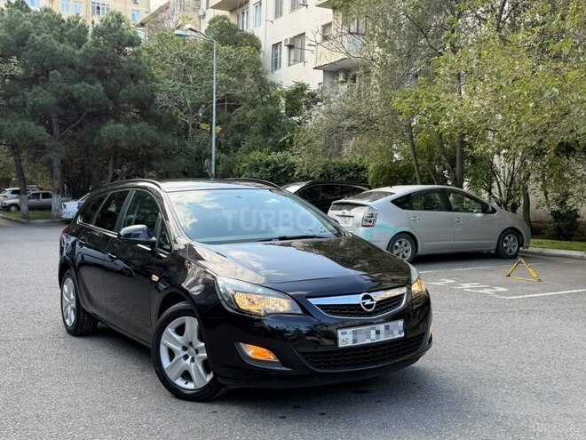 Opel Astra 2011, 242,000 km - 1.4 л - Bakı