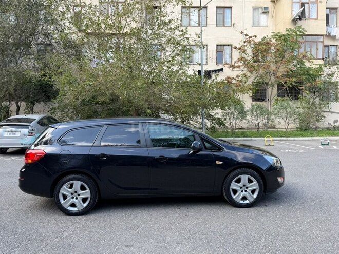 Opel Astra 2011, 242,000 km - 1.4 л - Bakı