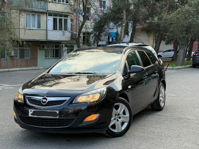 Opel Astra 2011, 242,000 km - 1.4 л - Bakı
