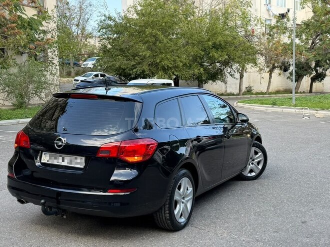 Opel Astra 2011, 242,000 km - 1.4 л - Bakı