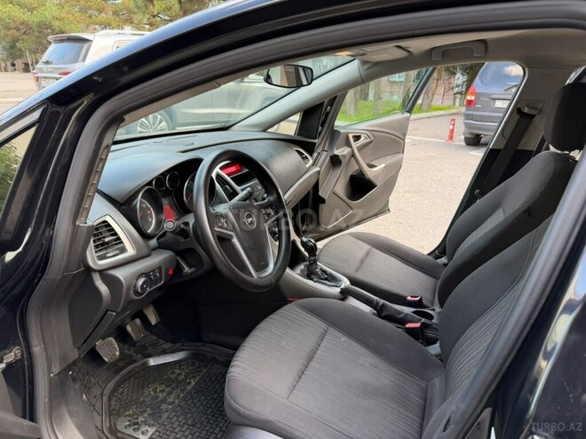 Opel Astra 2011, 242,000 km - 1.4 л - Bakı