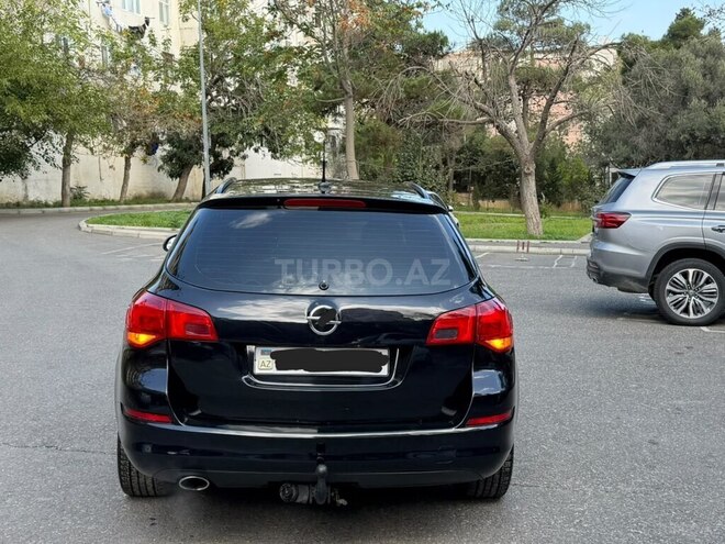 Opel Astra 2011, 242,000 km - 1.4 л - Bakı