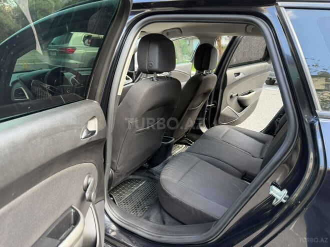 Opel Astra 2011, 242,000 km - 1.4 л - Bakı