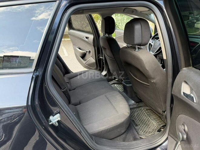 Opel Astra 2011, 242,000 km - 1.4 л - Bakı