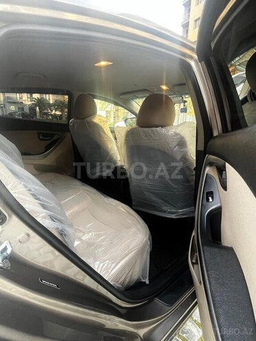 Hyundai Elantra 2015, 180,000 km - 1.8 l - Bakı