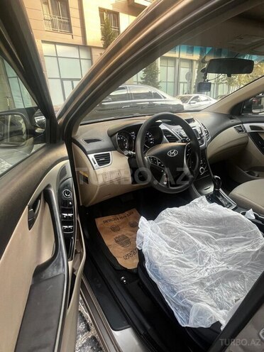 Hyundai Elantra 2015, 180,000 km - 1.8 l - Bakı