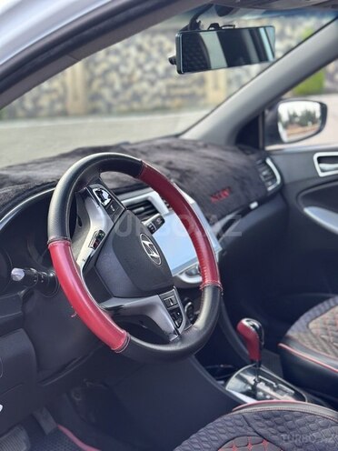 Hyundai Accent 2013, 229,029 km - 1.6 л - Tovuz