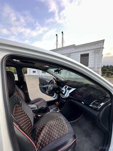 Hyundai Accent 2013, 229,029 km - 1.6 л - Tovuz