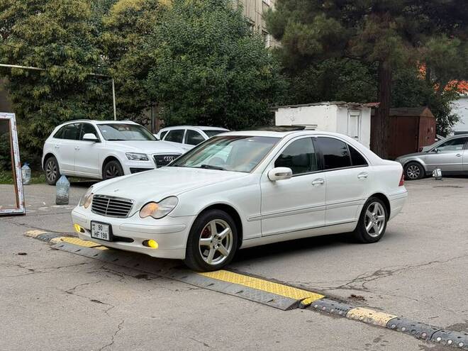 Mercedes C 240 2004, 320,000 km - 2.6 l - Bakı