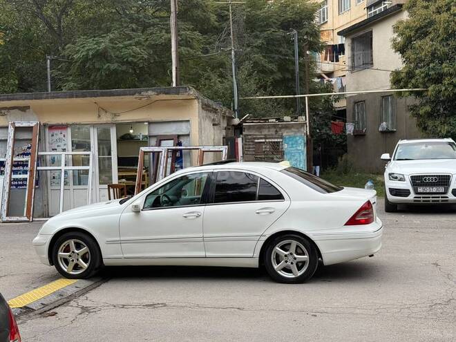 Mercedes C 240 2004, 320,000 km - 2.6 l - Bakı