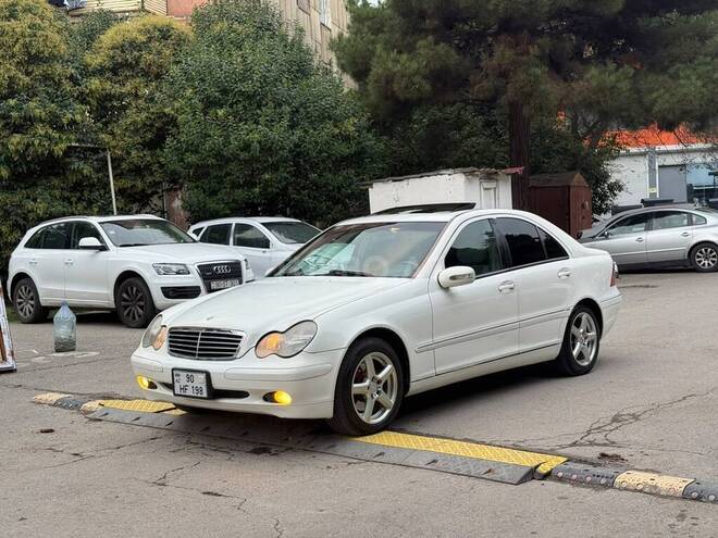 Mercedes C 240 2004, 320,000 km - 2.6 l - Bakı