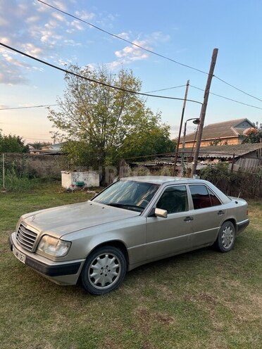 Mercedes E 220 1994, 310,000 km - 2.2 л - Kürdəmir
