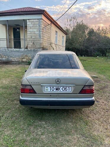Mercedes E 220 1994, 310,000 km - 2.2 л - Kürdəmir
