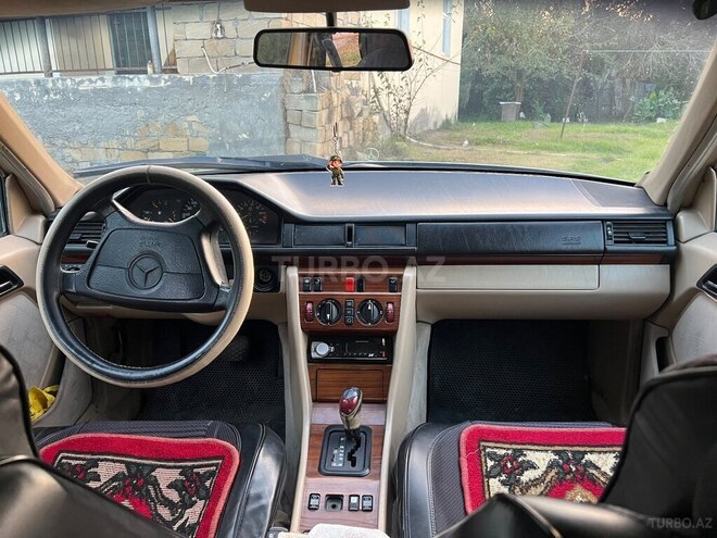 Mercedes E 220 1994, 310,000 km - 2.2 л - Kürdəmir