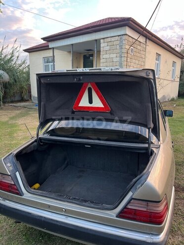 Mercedes E 220 1994, 310,000 km - 2.2 л - Kürdəmir