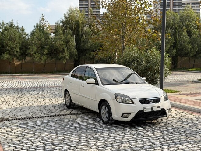 Kia Rio 2011, 370,000 km - 1.4 л - Bakı