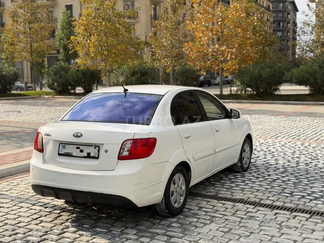 Kia Rio 2011, 370,000 km - 1.4 л - Bakı