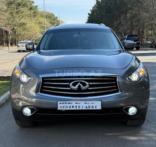 Infiniti QX70 2014, 109,858 km - 3.7 l - Quba