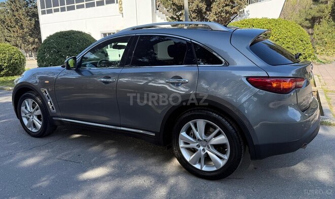 Infiniti QX70 2014, 109,858 km - 3.7 l - Quba