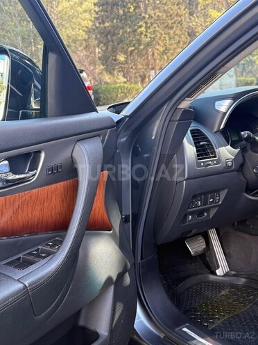 Infiniti QX70 2014, 109,858 km - 3.7 l - Quba