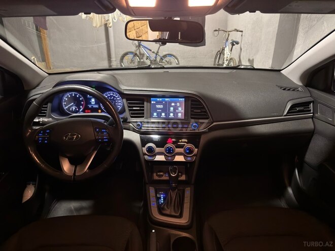 Hyundai Elantra 2019, 181,000 km - 2.0 л - Bakı