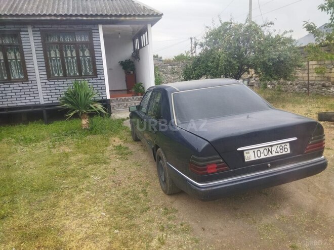 Mercedes 250 D 1992, 380,000 km - 2.5 l - İsmayıllı