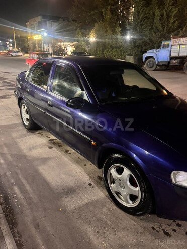 Opel Vectra 1998, 393,219 km - 1.6 l - Qazax