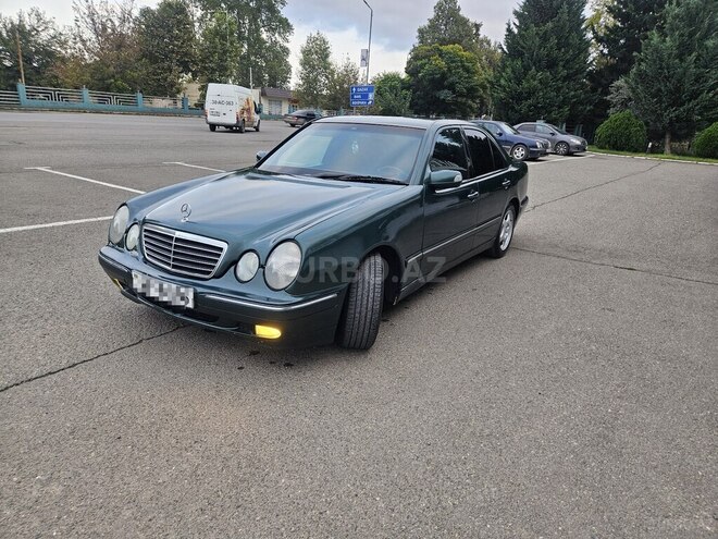 Mercedes E 220 1999, 518,963 km - 2.2 л - Qazax