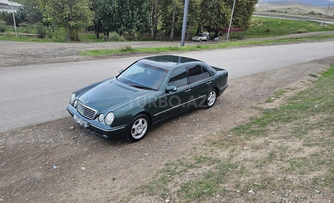 Mercedes E 220 1999, 518,963 km - 2.2 л - Qazax