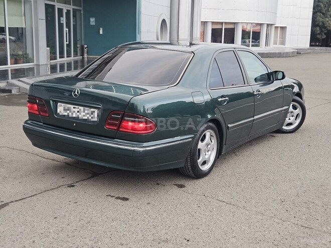 Mercedes E 220 1999, 518,963 km - 2.2 л - Qazax