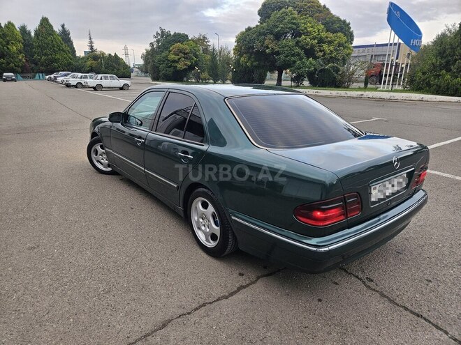 Mercedes E 220 1999, 518,963 km - 2.2 л - Qazax