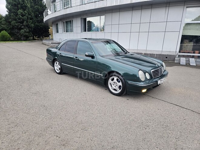 Mercedes E 220 1999, 518,963 km - 2.2 л - Qazax