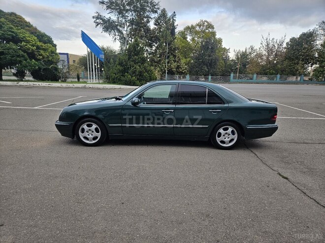 Mercedes E 220 1999, 518,963 km - 2.2 л - Qazax