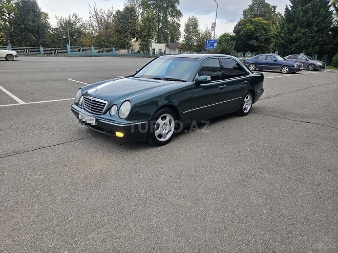 Mercedes E 220 1999, 518,963 km - 2.2 л - Qazax